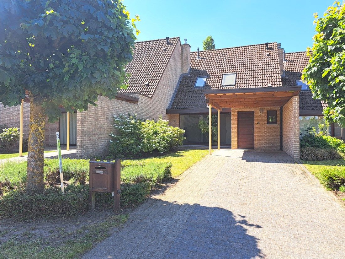 Perfect onderhouden rijwoning te Lommel foto {{pictureIndex}}