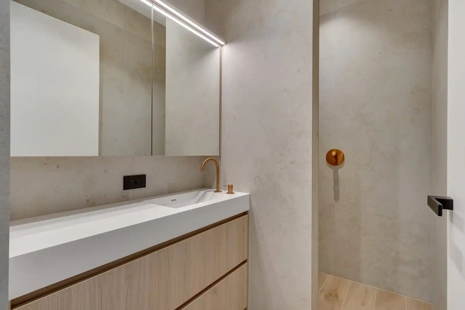Luxe gelijkvloerse villa met zwembad & multifunctioneel poolhouse te Lanklaar foto 15