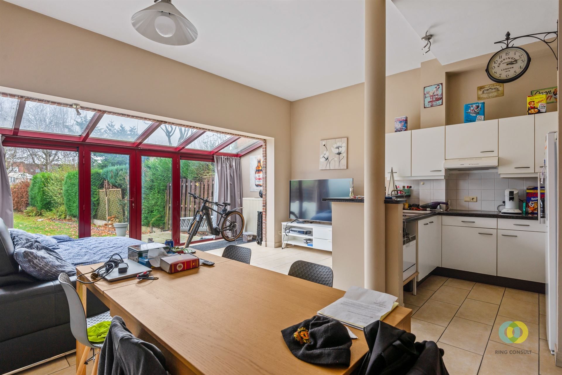 Hoofdfoto van de publicatie: lichtrijk appartement met tuin