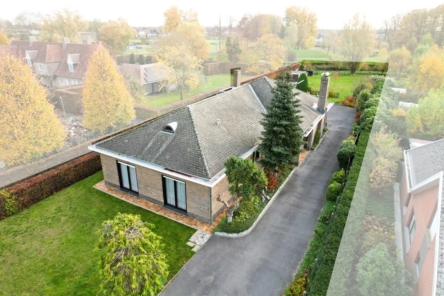 Ruime gelijkvloerse villa aan Ter Borcht op 1.954 m² foto 3