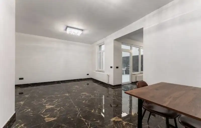 Centrum Izegem - Volledig verhuurd opbrengsteigendom (2 appartementen) foto 4