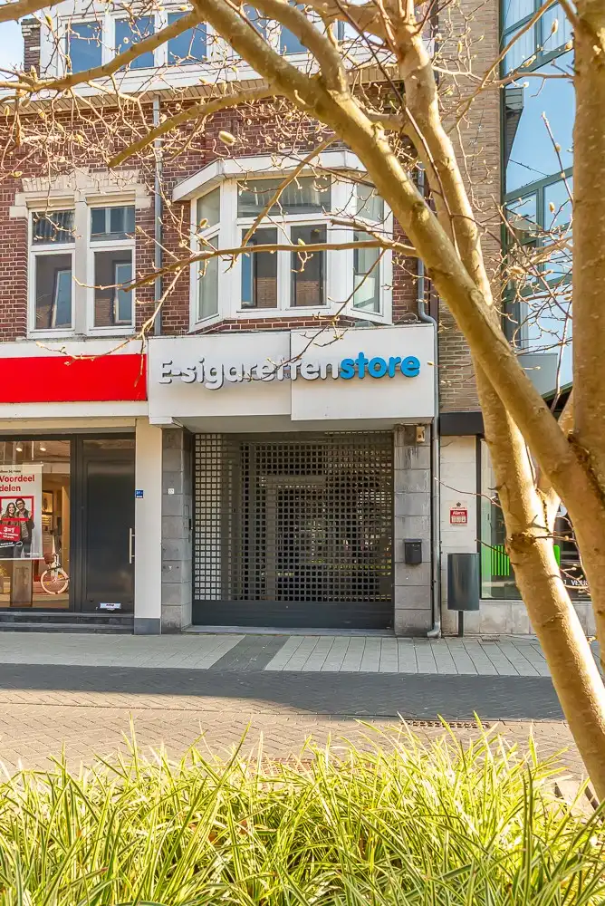 Veelzijdig handelspand op toplocatie in het centrum van Lanaken foto 15