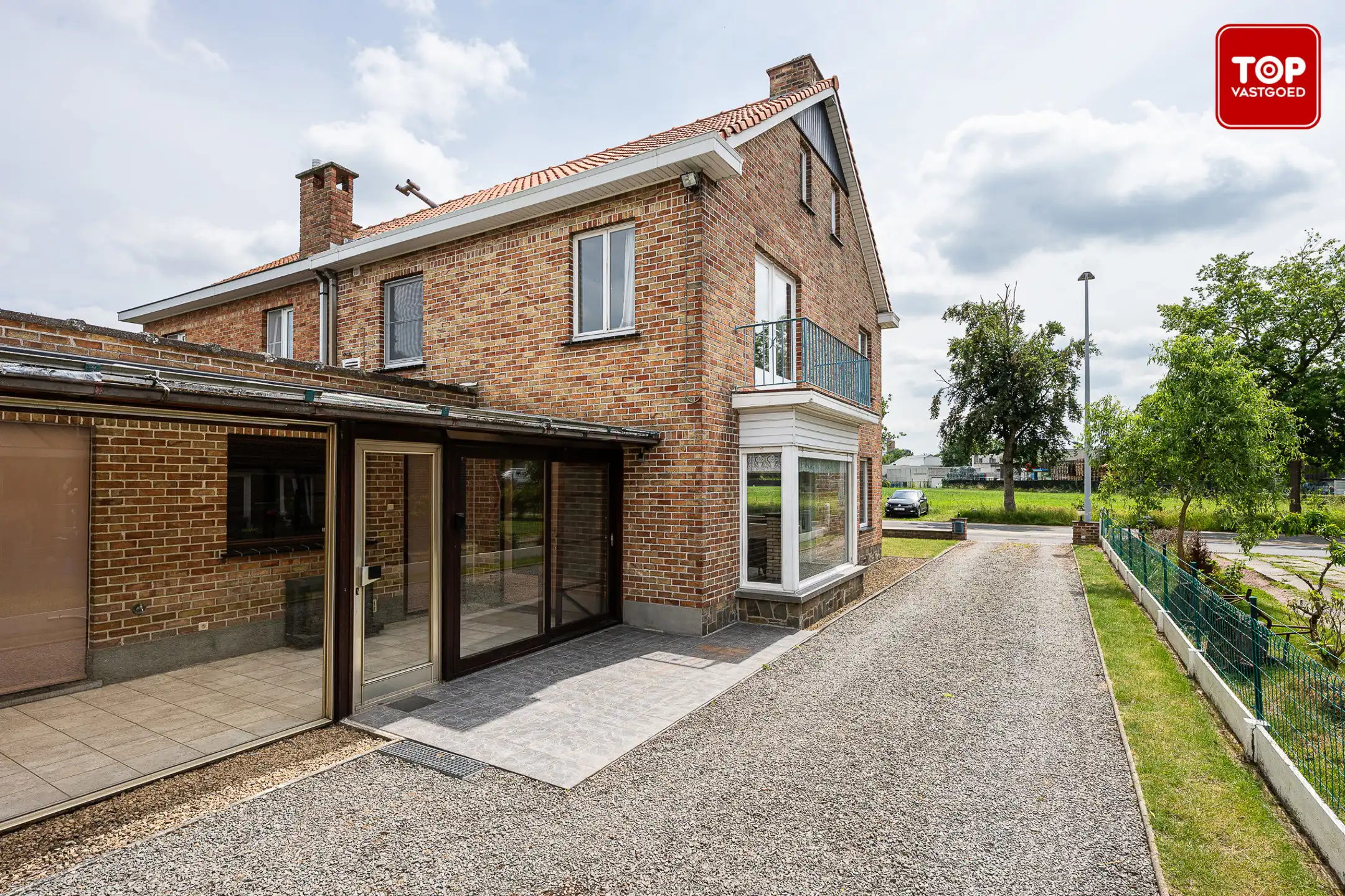 Halfopen bebouwing met 3 slaapkamers, zonnige tuin en garage  foto 23