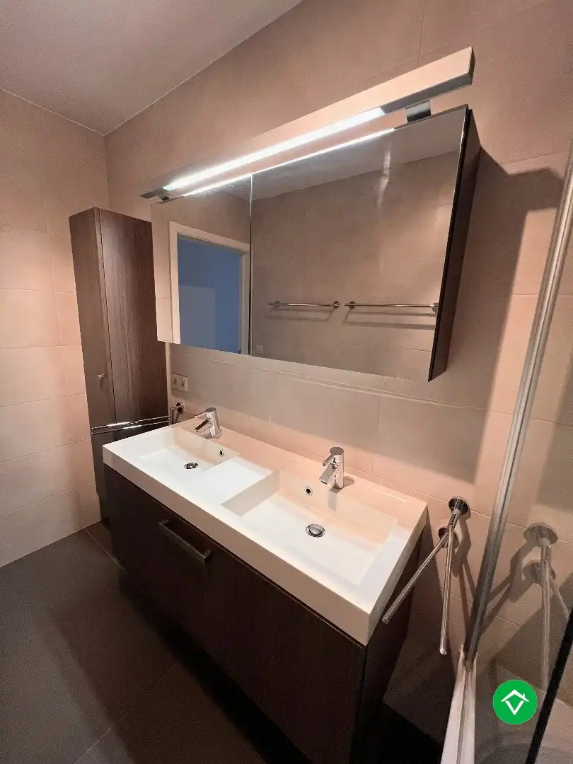 Appartement met 2 slaapkamers en ruim terras te Oostende foto 16