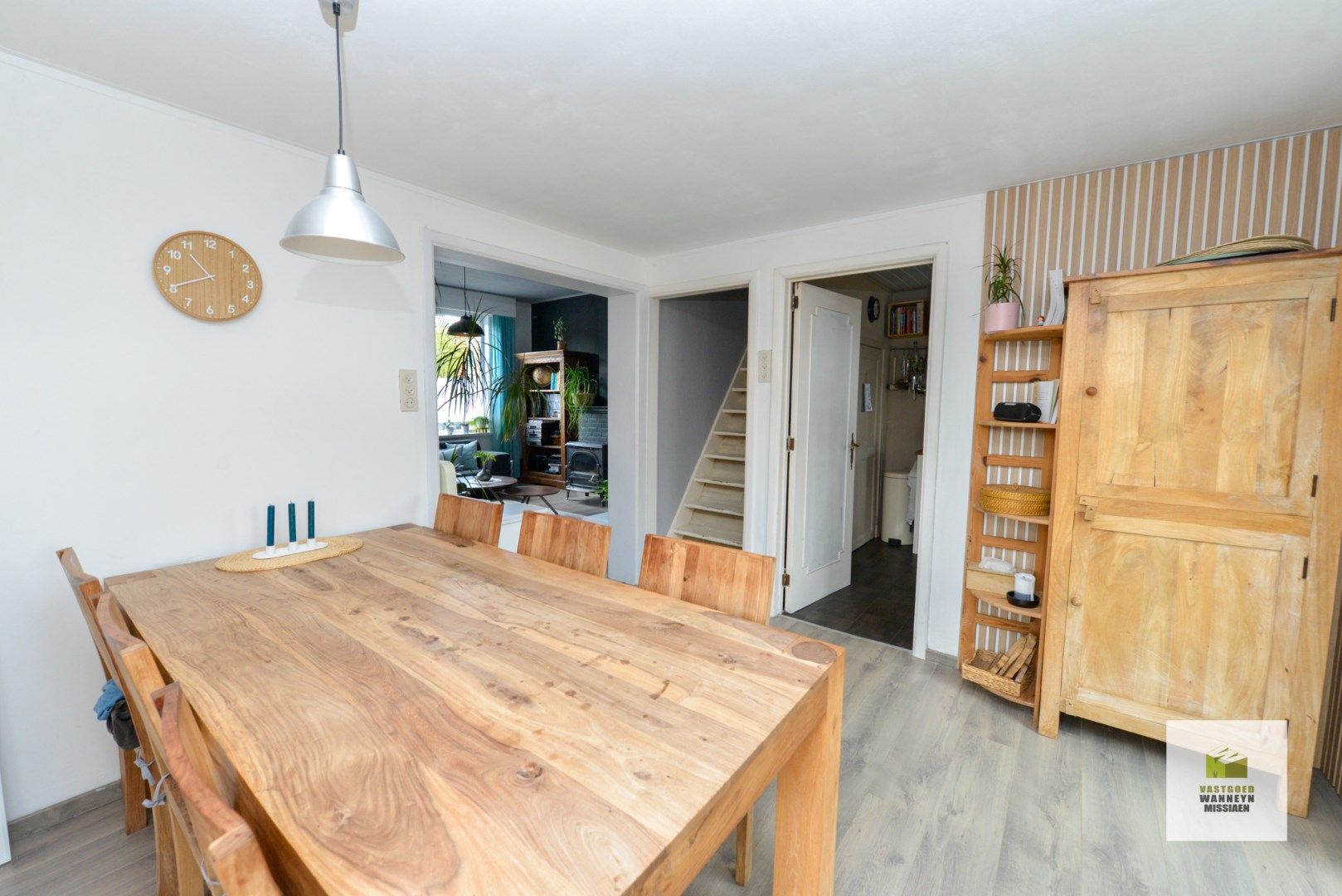 Halfopen bebouwing met 3slpk, 2 bijgebouwen en diepe tuin foto 6