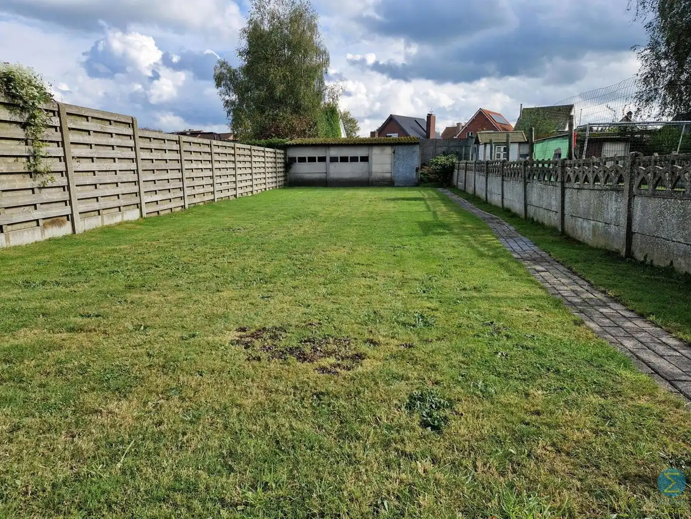 Woning met 3 slaapkamers en inpandige garage op 328m² foto 10