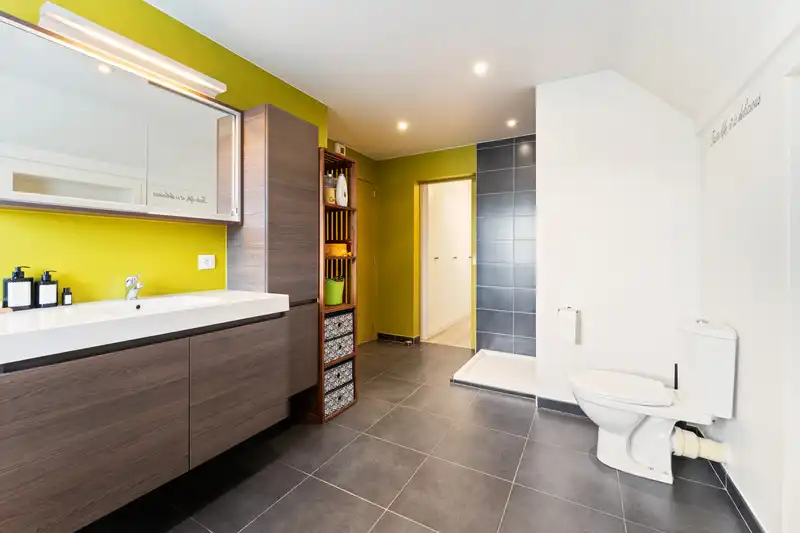 Roeselare - Instapklare gezinswoning met prachtige tuin foto 15