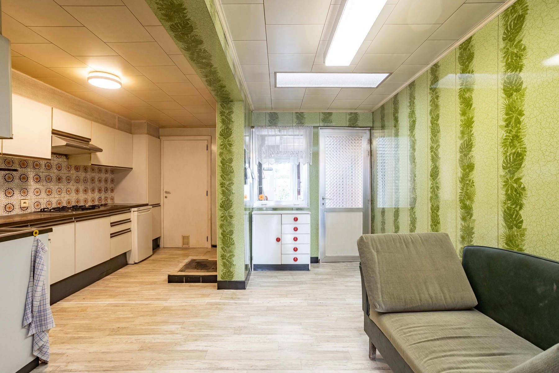 Te renoveren rijwoning met 3 slpk te Aalst! foto 9
