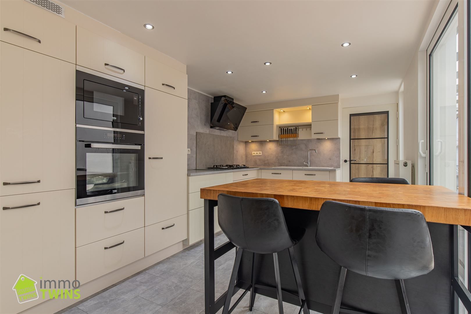 Instapklare woning met 3 slpks en ruime tuin te Zele foto 6