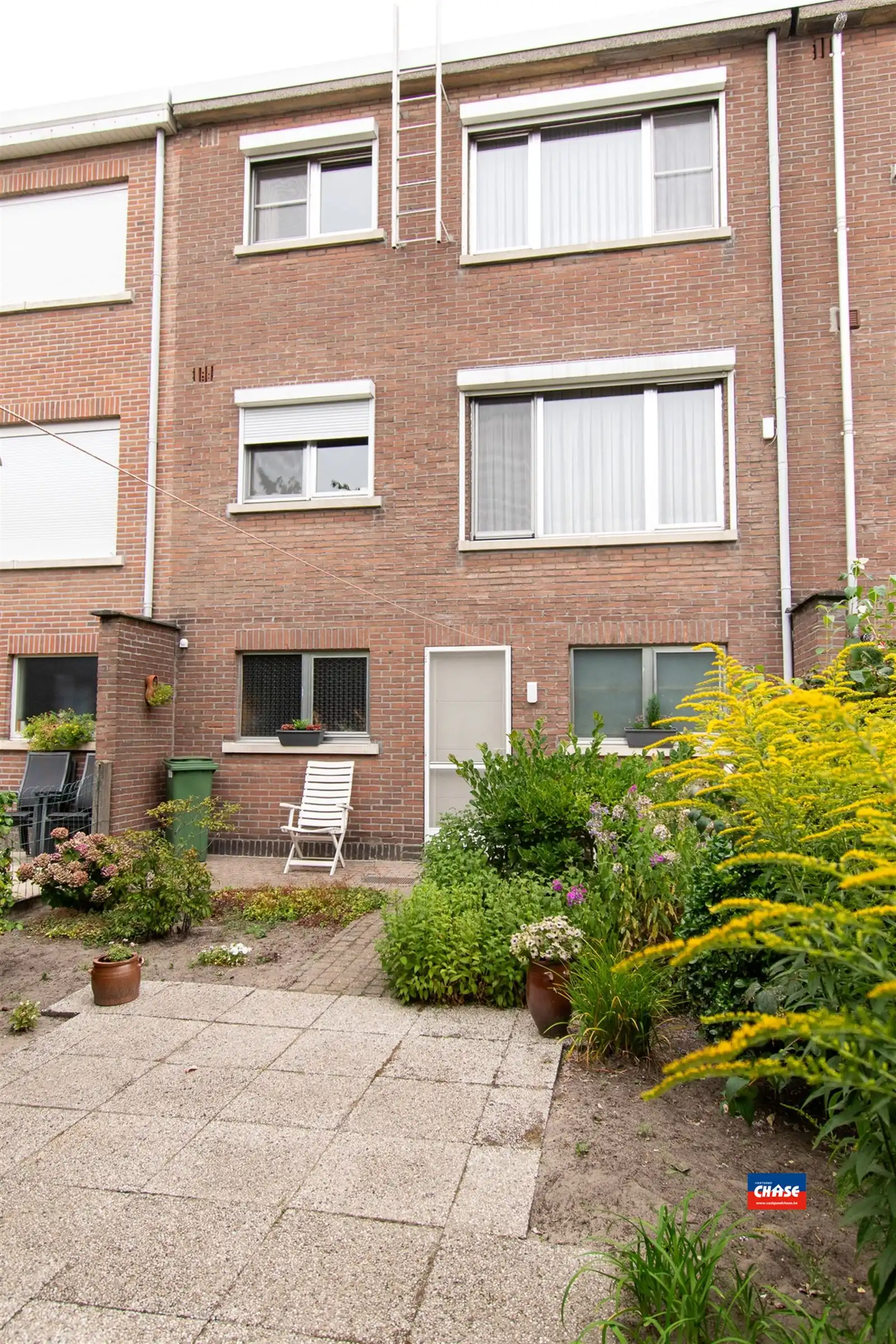 Bel-étage met drie slaapkamers en tuin foto 19