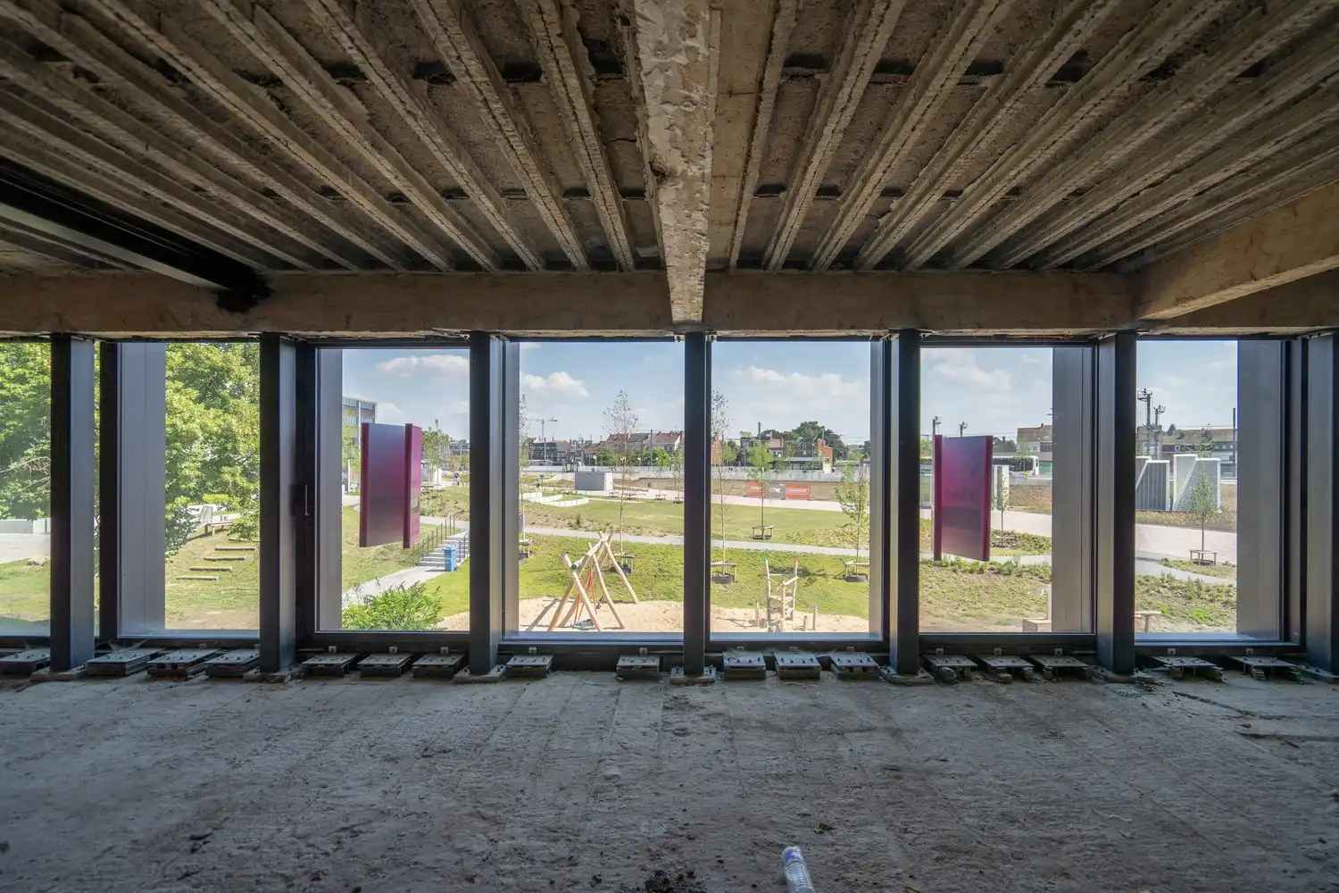 Urban Hub Office foto {{pictureIndex}}