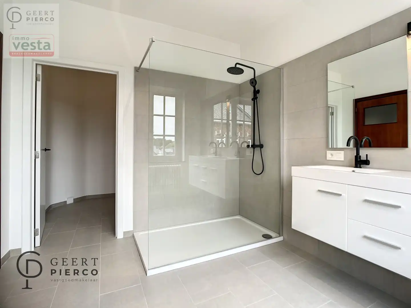 Prachtige gerenoveerde gezinswoning foto 24