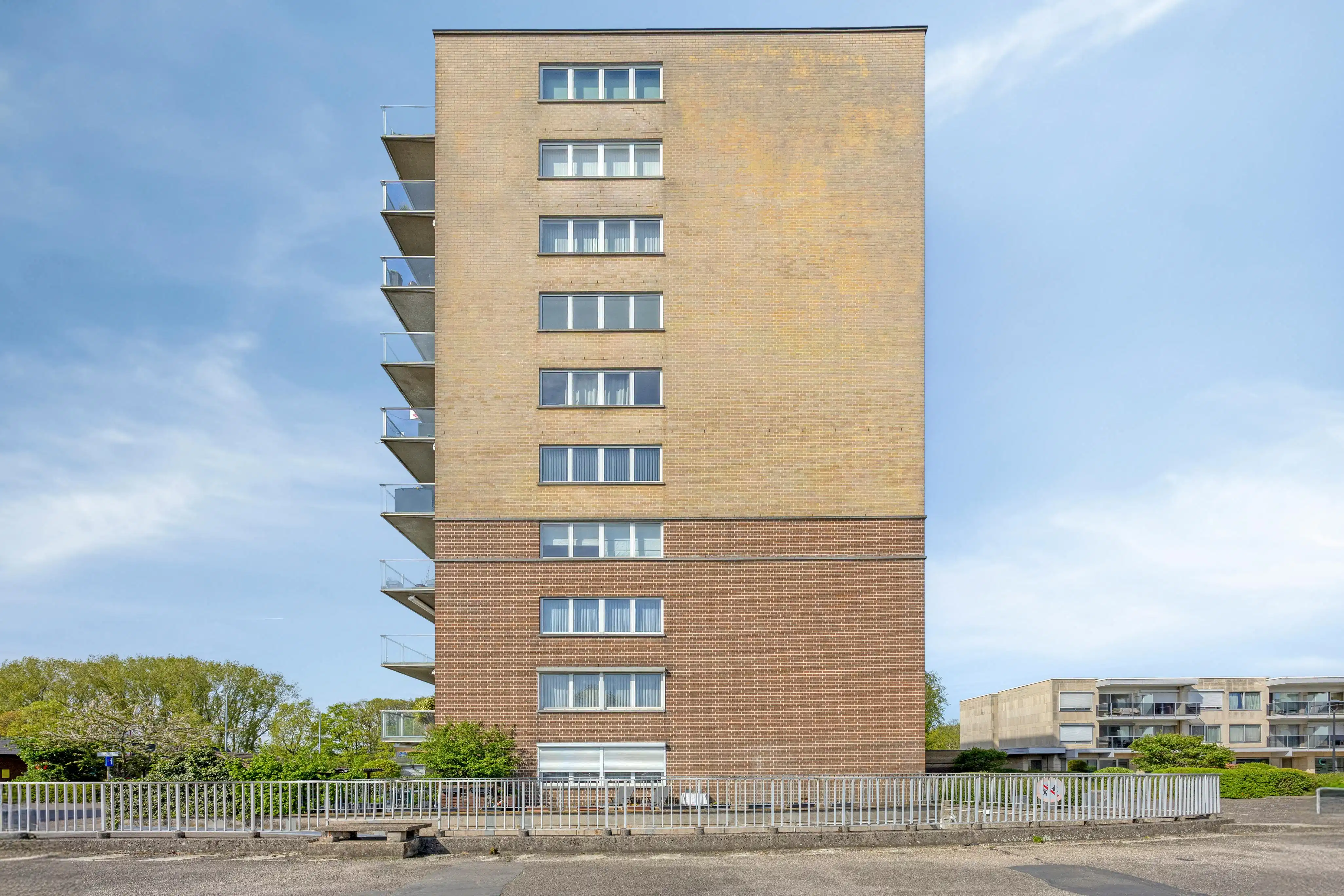 Lichtrijk appartement met terras te koop op Linkeroever foto 18