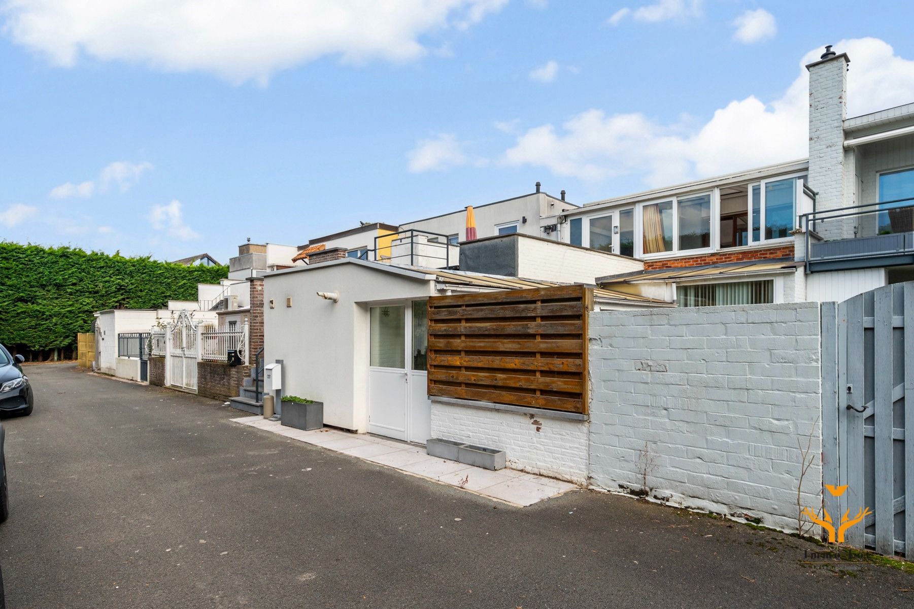 Op te frissen appartement met ruim terras foto 8
