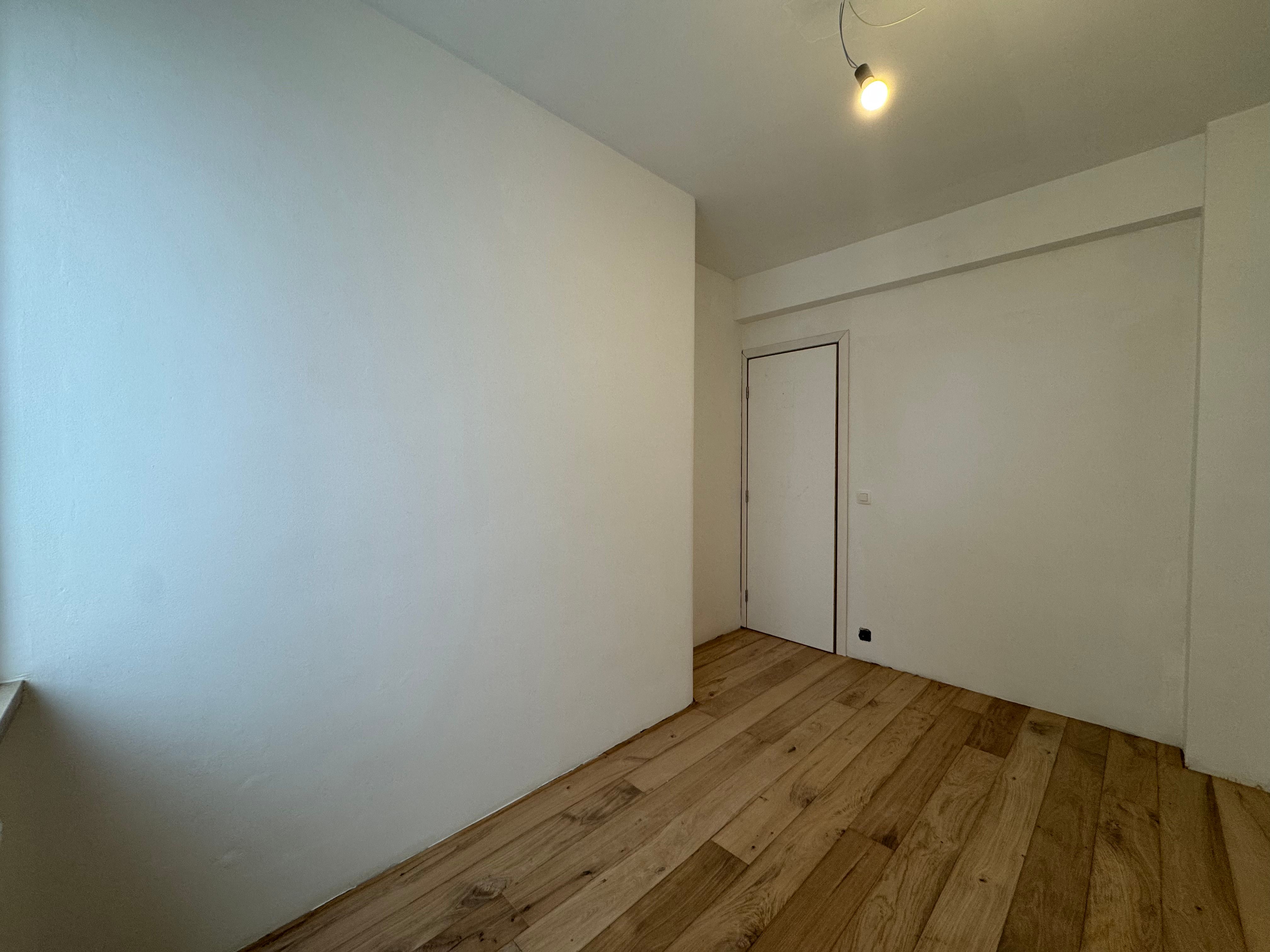 Vernieuwd appartement met zijdelings zeezicht foto 14