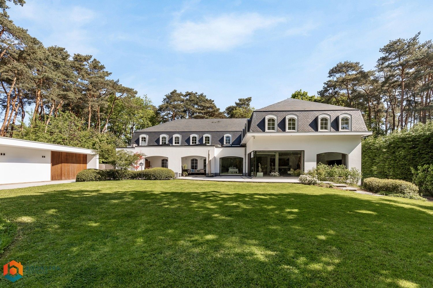Prachtige en energiezuinige villa (1191 m² bewoonbaar) op een perceel van 3835 m² te Keerbergen foto 2