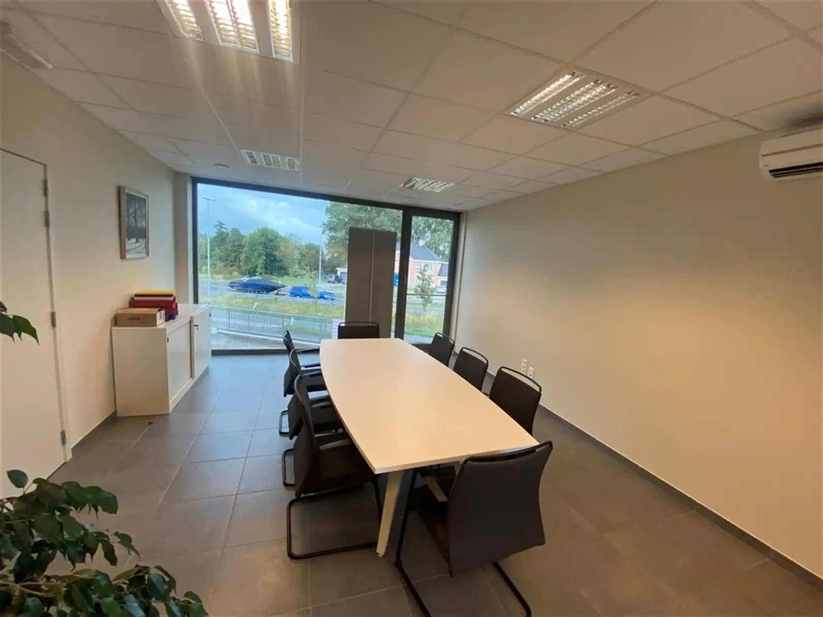 Goed bereikbare kantoren vlakbij de E17 met all-in formule foto 11