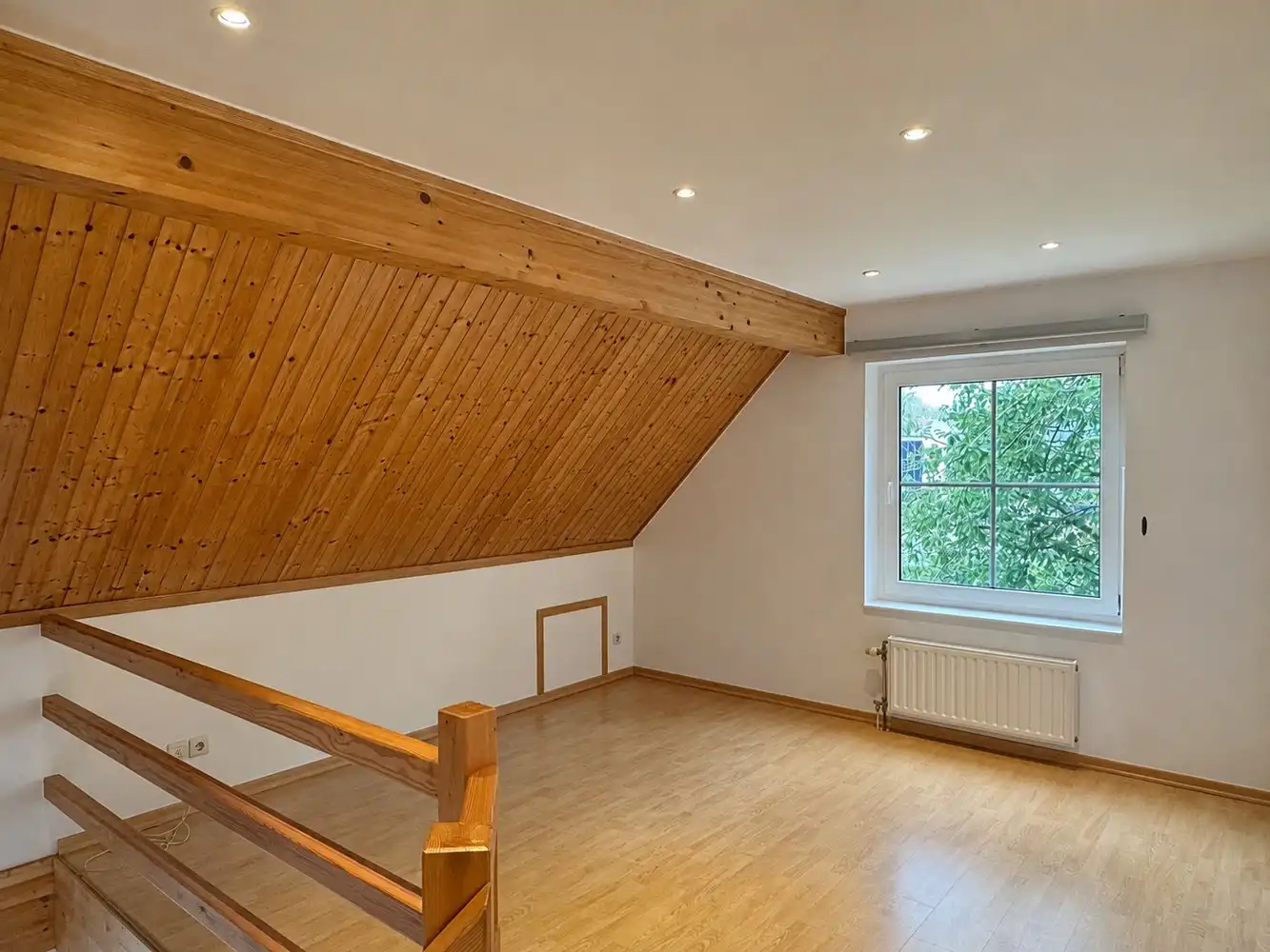 Vrijstaande woning met 3 slaapkamers en prachtige tuin op gunstige locatie in Lint foto 9