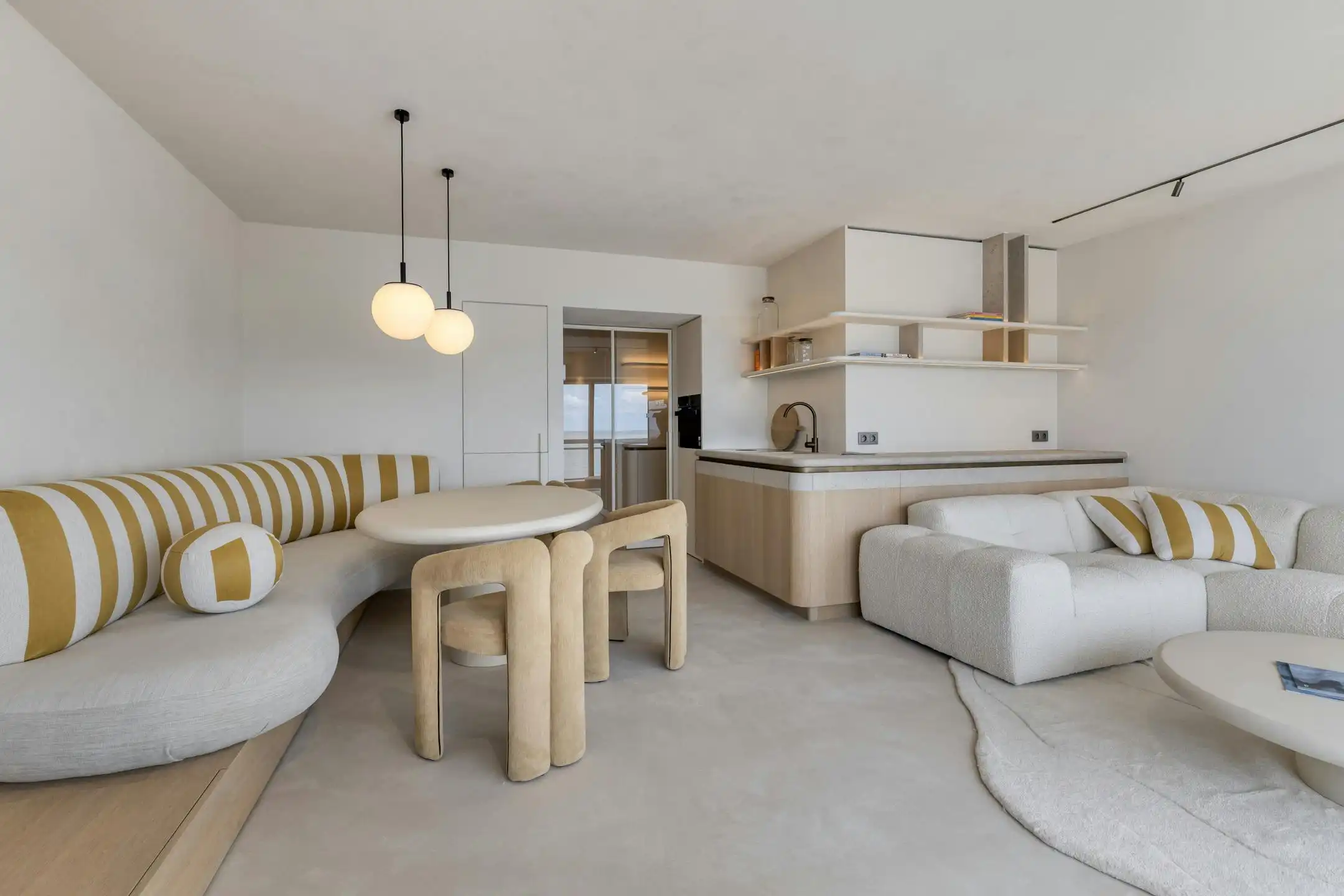 Appartement met frontaal zeezicht te koop nabij Knokke foto 2