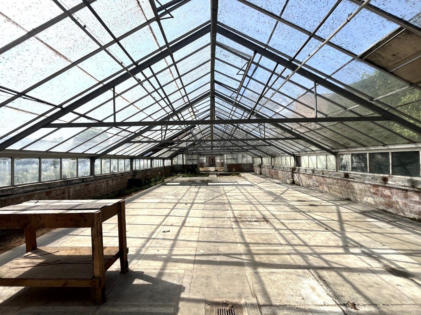 Te renoveren woning met achterliggende grond foto 16