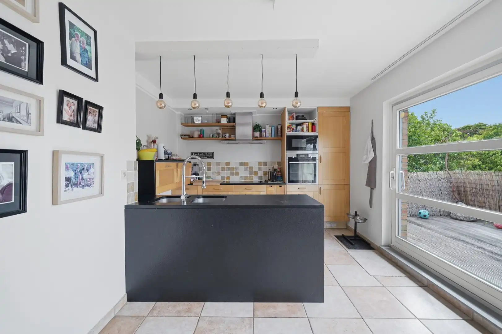 Duplex-appartement van 165 m² met garage, carport en zonnig terras in de Vicognewijk foto 8