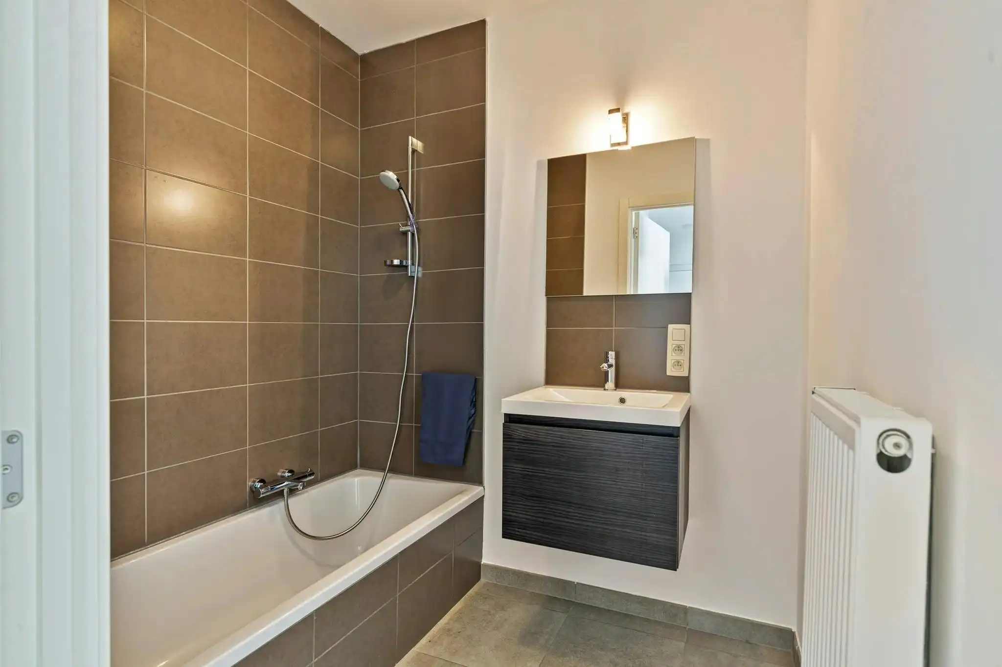 Modern en instapklaar appartement te koop in Roeselare foto 11