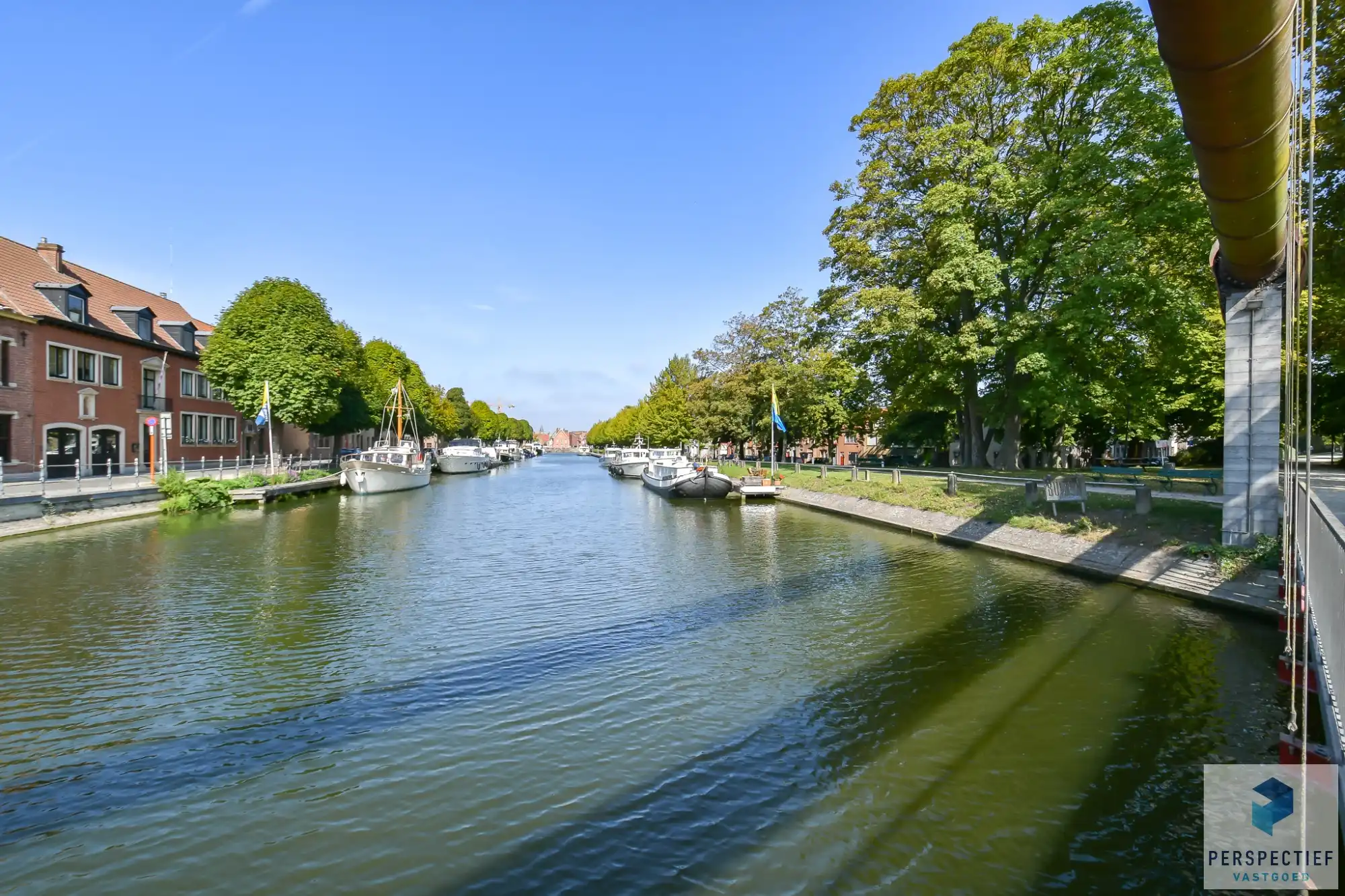 BEZOEKMOMENT VRIJDAG 13/02 VAN 16U30 TOT 18U | Hoogwaardig gerenoveerde stadswoning met prachtig zicht op de Coupure haven foto 2