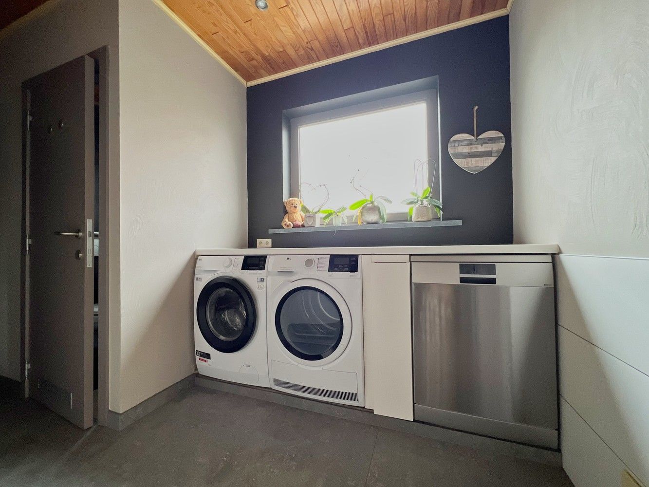 Unieke gezinswoning op 1300 m² + landelijk verzicht! foto 9