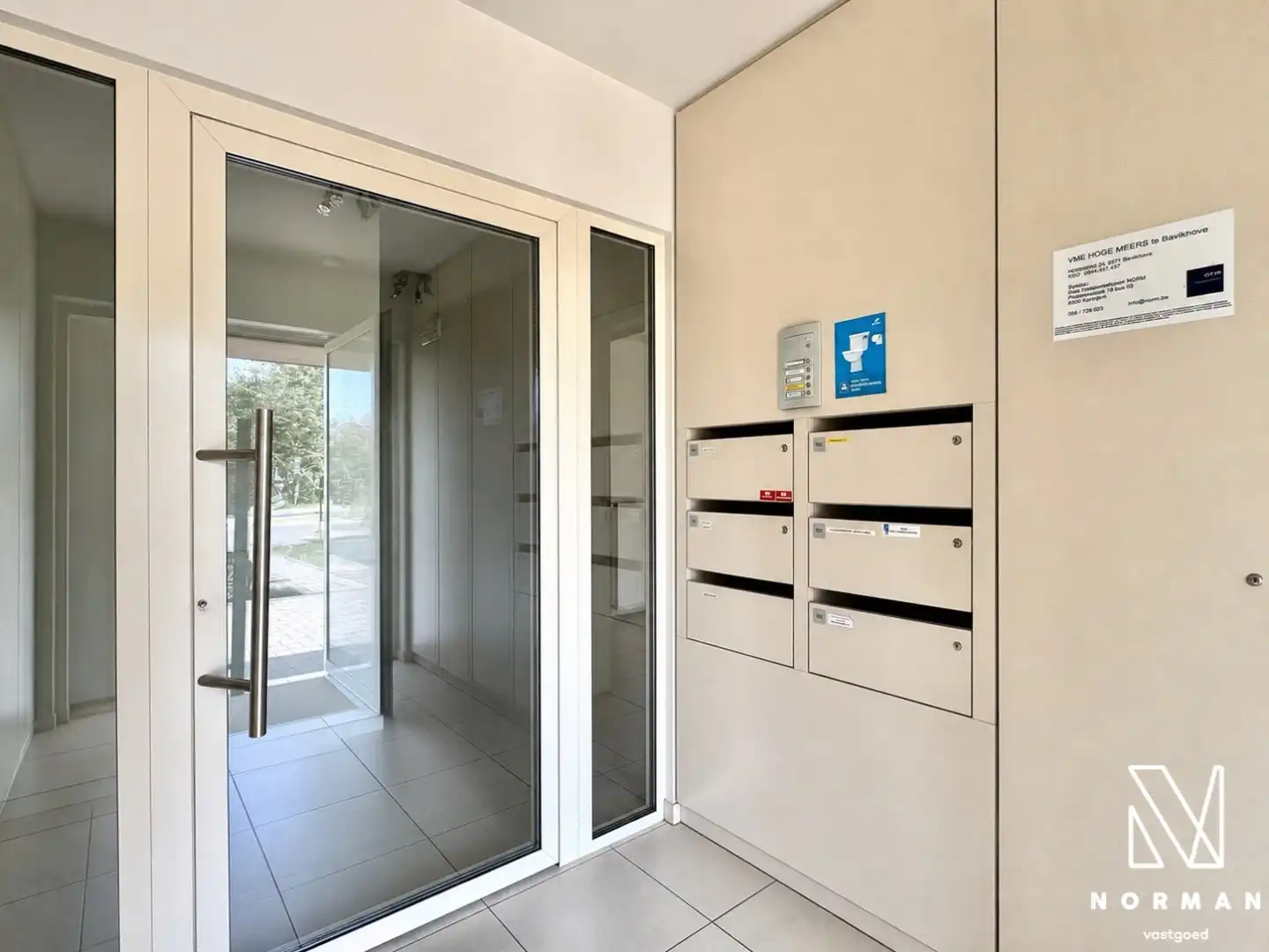 Gelijkvloers, instapklaar 2-slaapkamer appartement te koop met terras in centrum Bavikhove! foto 5