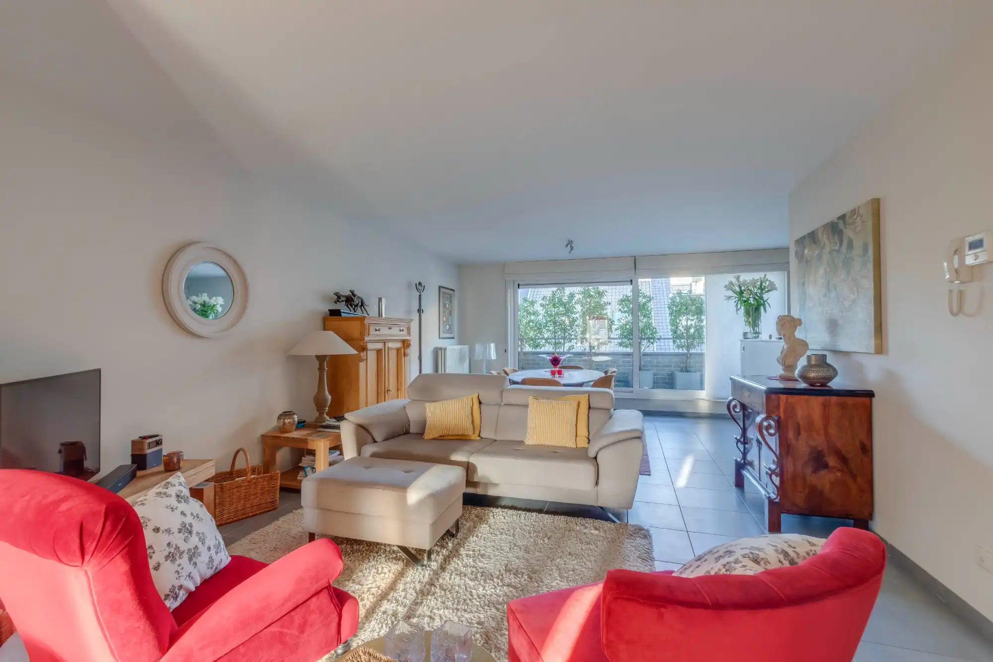 Ruim duplexappartement (123 m²) met 3 slaapkamers, 3 terrassen en autostaanplaats inclusief op toplocatie nabij station Sint-Niklaas foto 5