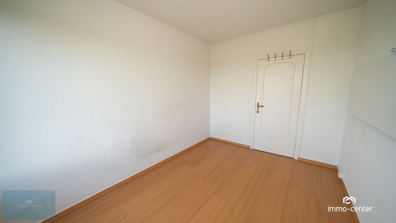 Ruim appartement met 4 slaapkamers en 3 terrassen in hartje Genk! foto 12