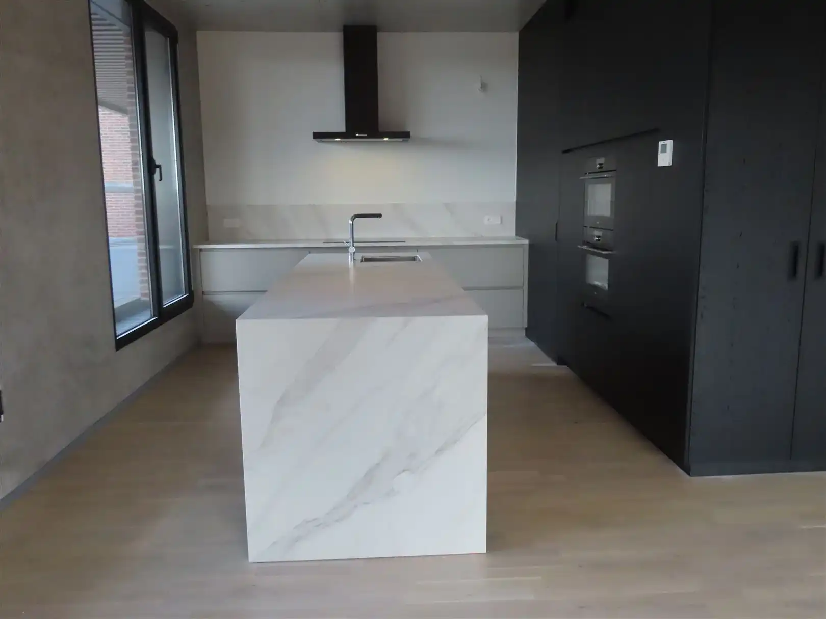 Loft appartement (187m²) met terras (120m²) & parking! foto 5