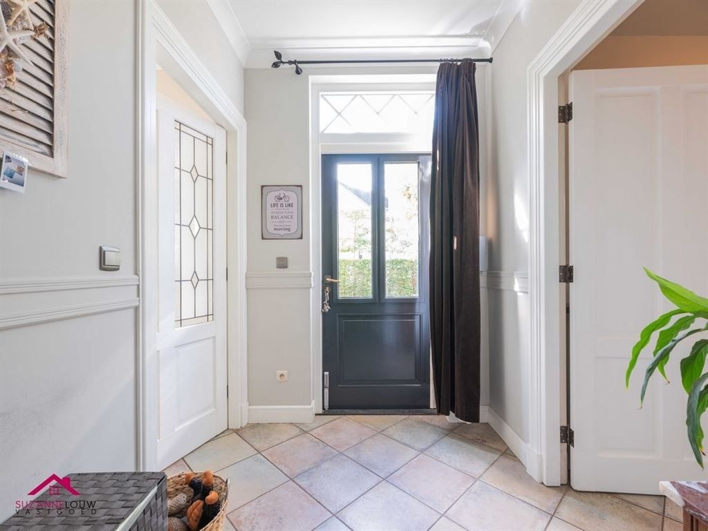 Landelijke villawoning met dubbele vrijstaande garage foto 33