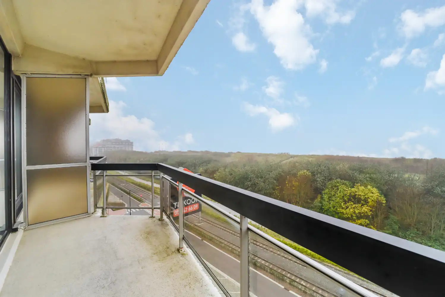 Instapklare studio met frontaal zeezicht foto 3