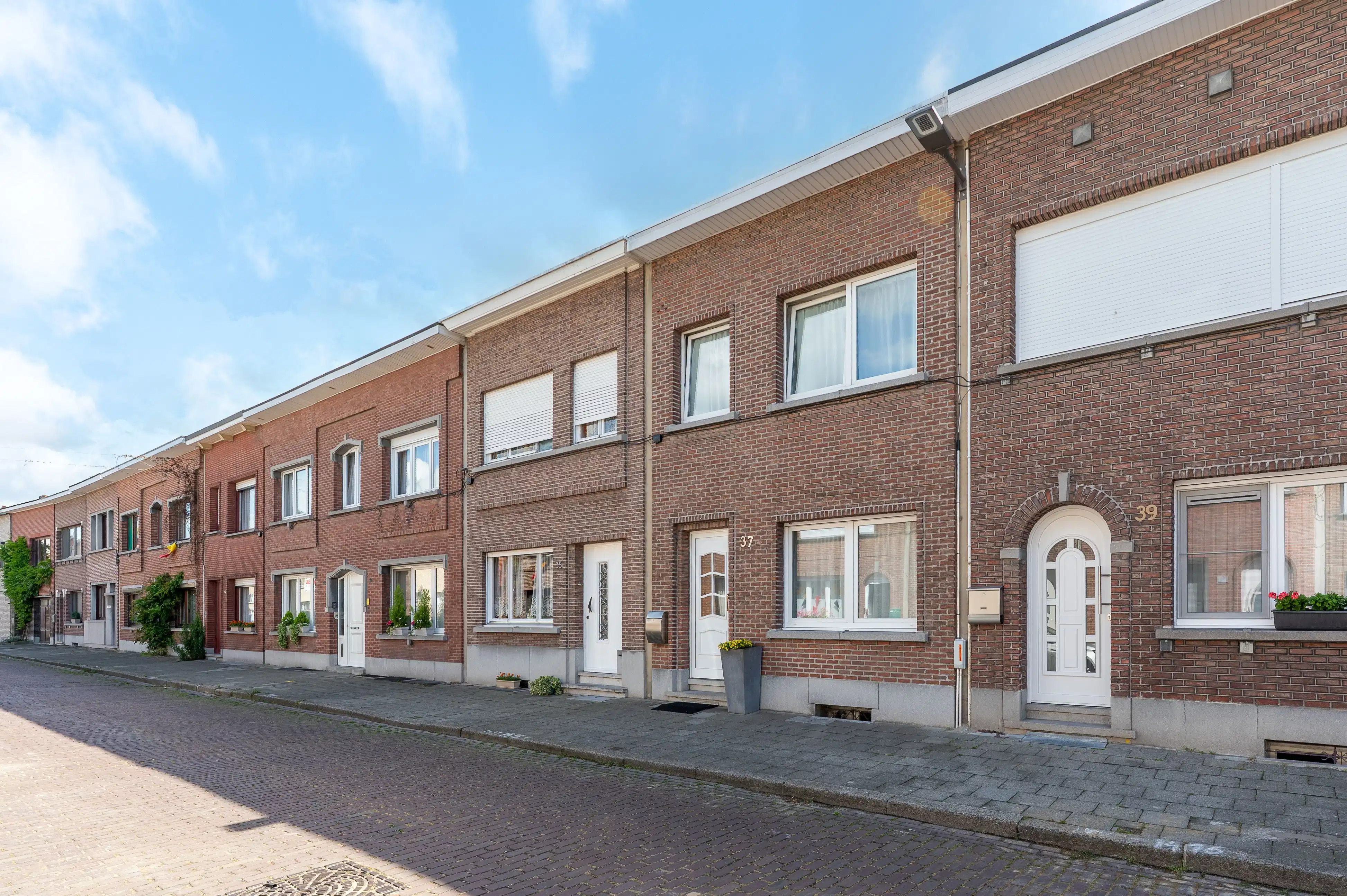 Instapklare gezinswoning met een gezellige tuin, vlak bij het centrum van Merksem! foto 29