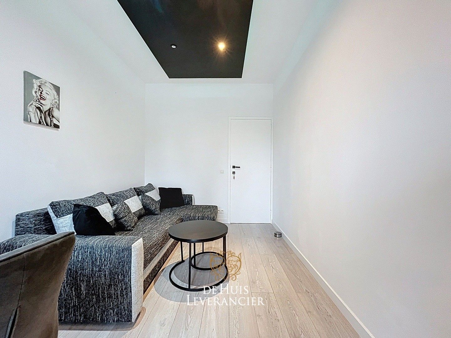 Trendy hi-tech appartement in hartje Edegem te koop foto 18