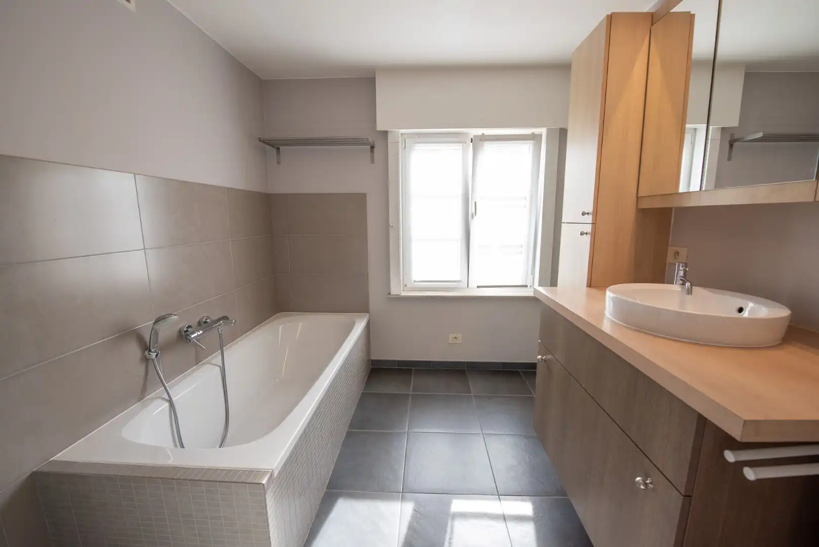 Prachtig afgewerkte woning met 4 slaapkamers TE HUUR in Olsene foto 14