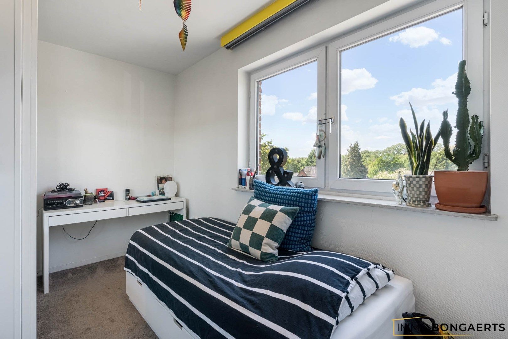 Gerenoveerd appartement met drie slaapkamers foto 14