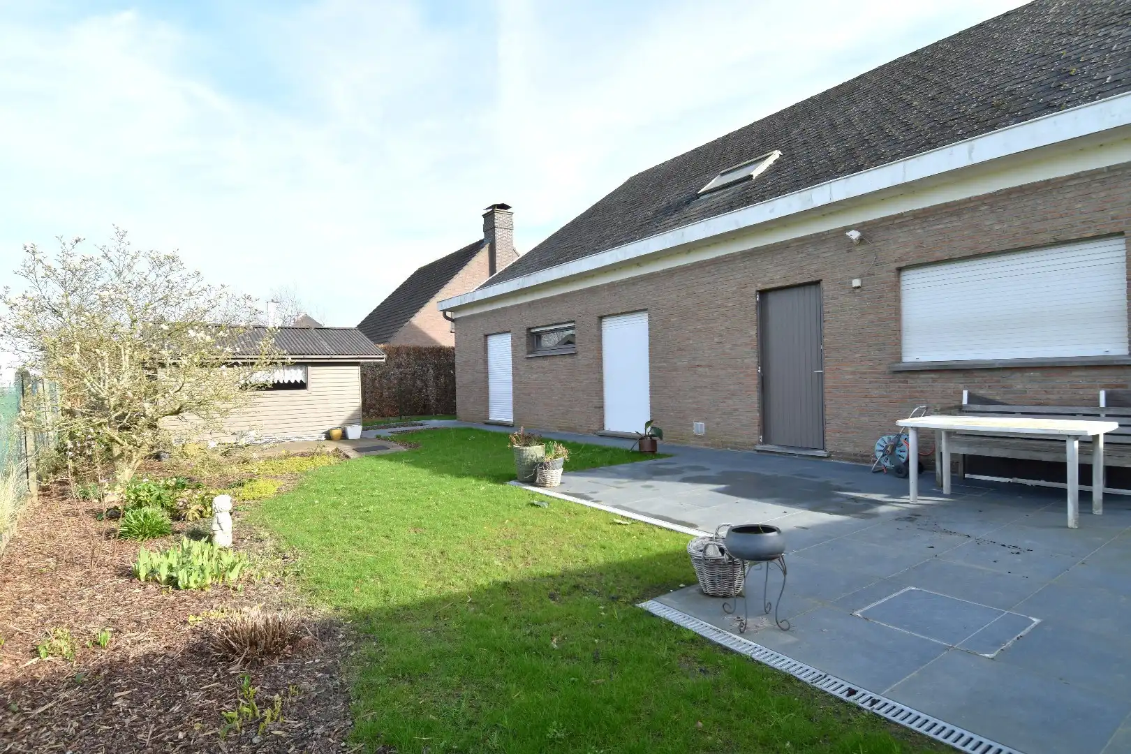 Alleensteenstaande woning met 4 slaapkamers en dubbele garage te koop op een rustige ligging te Bissegem foto 16
