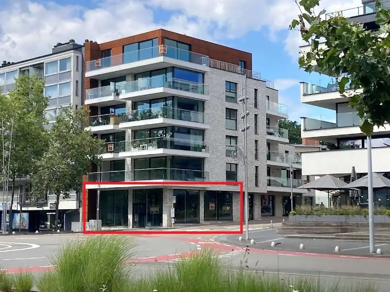 Een leuke wijnbar en verkooppunt op hét toekomstige horecaplein in Genk? Een ander creatief idee? foto {{pictureIndex}}