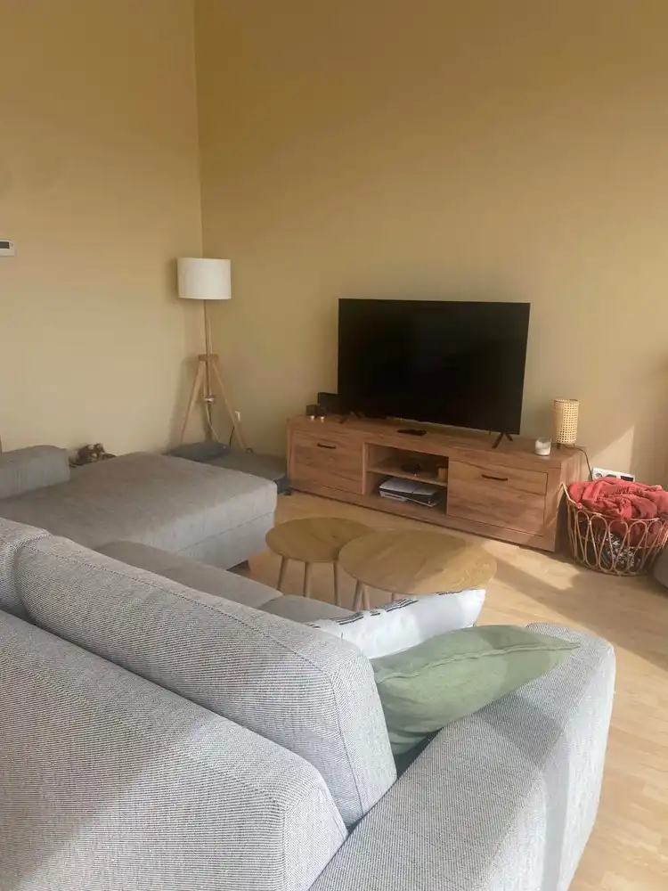 Ruim en centraal gelegen appartement met groot terras en 2 autostaanplaatsen foto 3