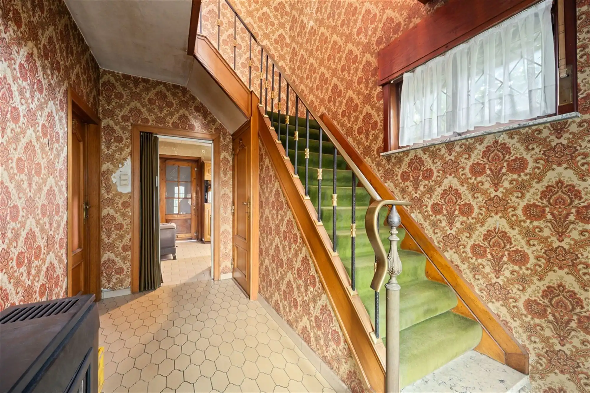 Te renoveren RUIME KARAKTERVOLLE OPEN BEBOUWING met 3 slpks, garage, polyvalente ruimte & tuin op een perceel van ca. 765m² foto 10
