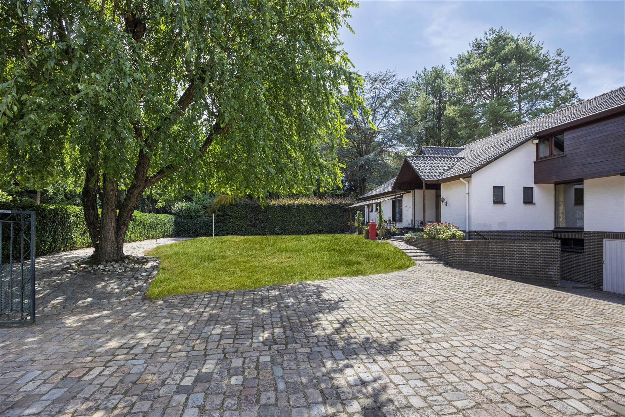 Charmante villa in rustige villawijk nabij NL-grens foto 4