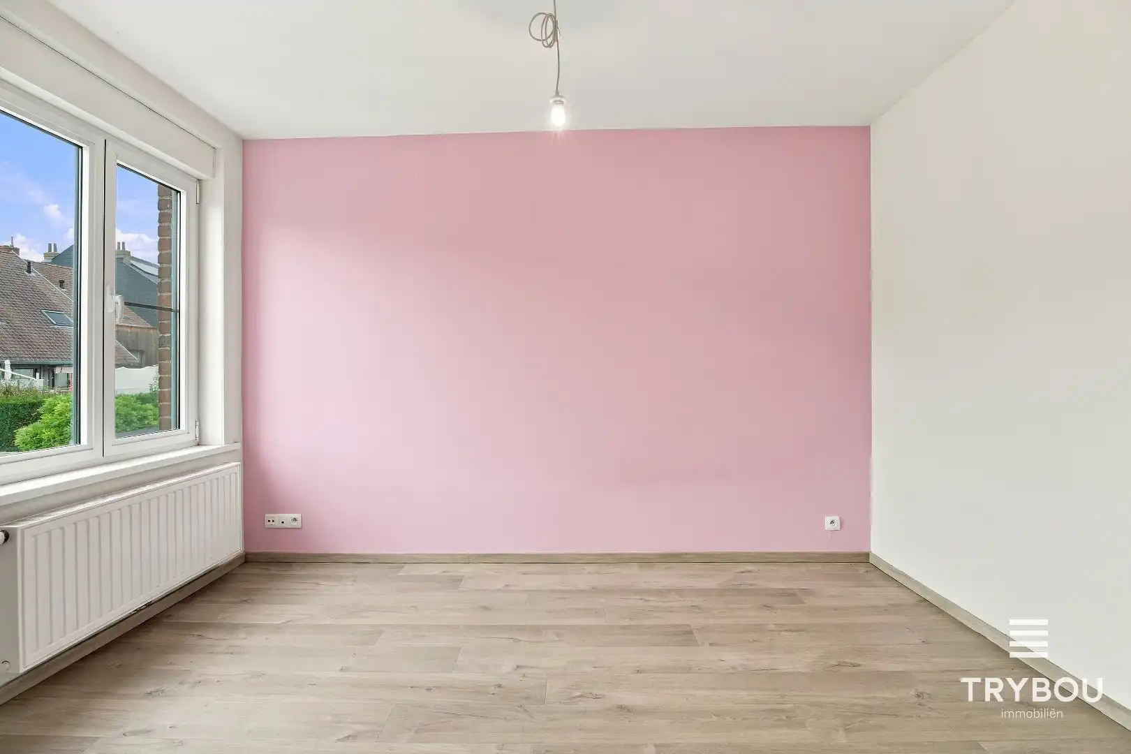 Ruime rijwoning in het centrum van Ieper! foto 13