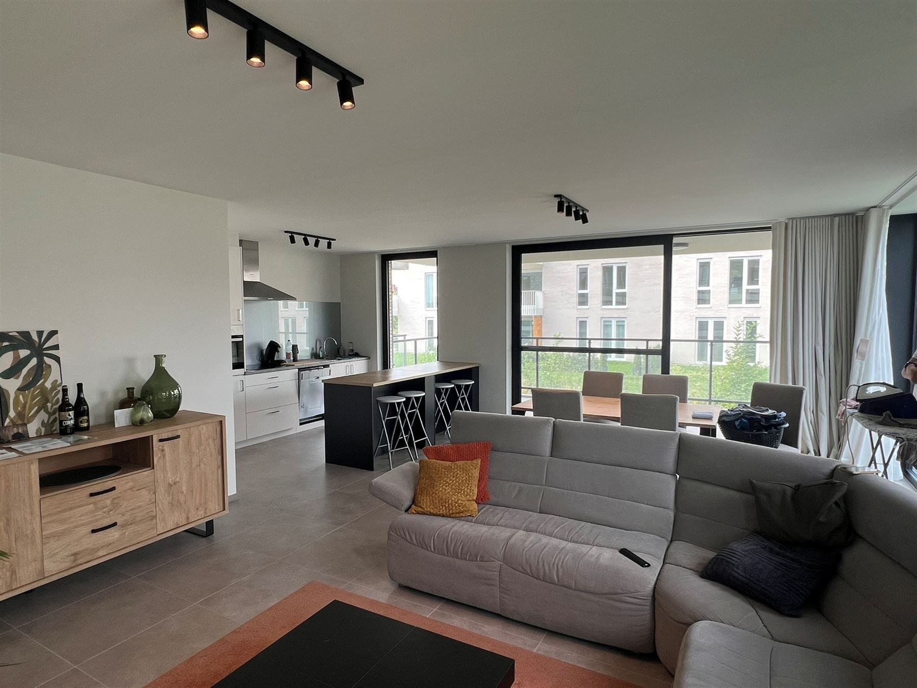 Kwalitatief en ruim  nieuwbouw appartement met groot terras foto 3