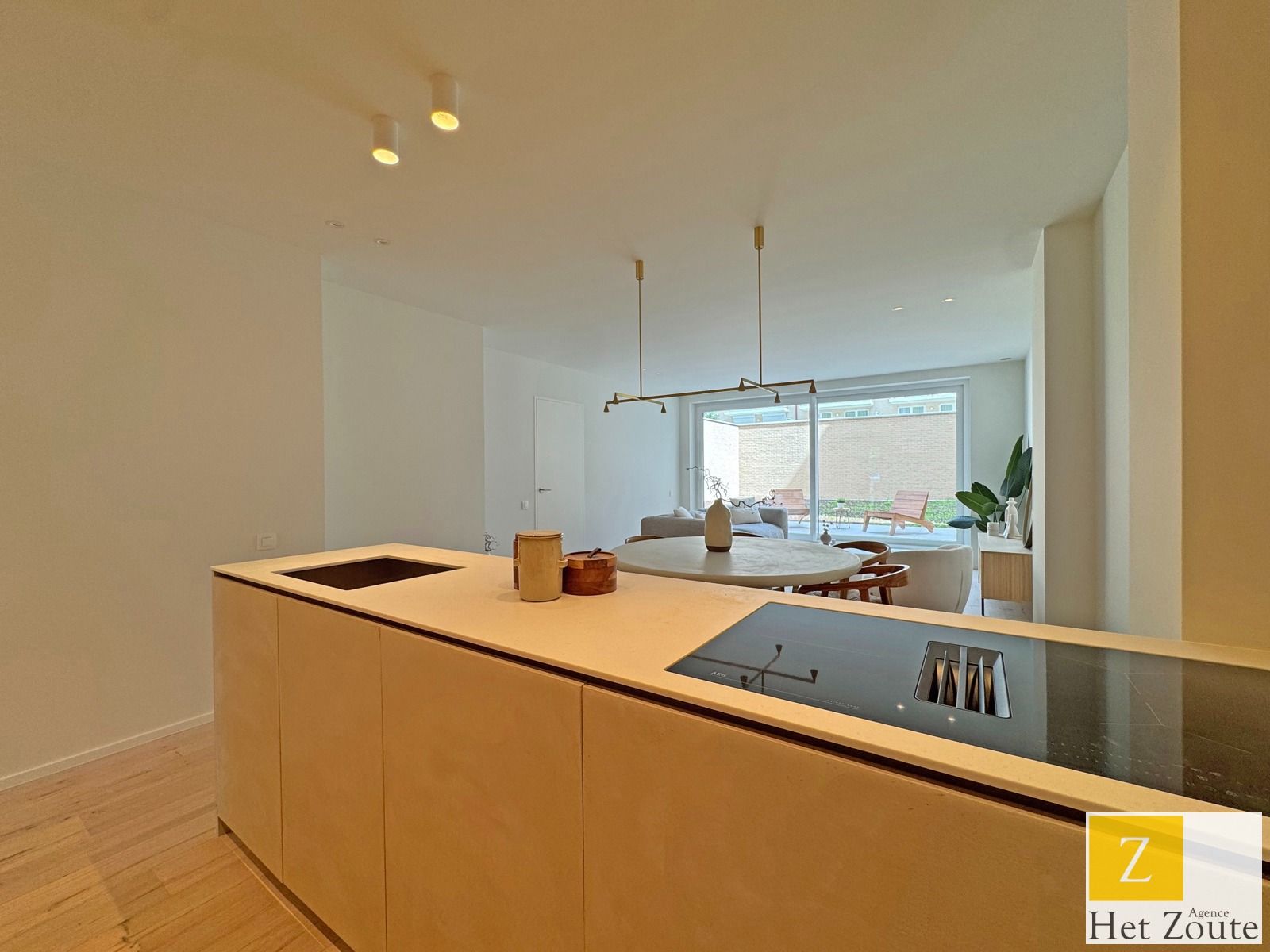 Gelijkvloers appartement met terras en tuin te Knokke foto 9