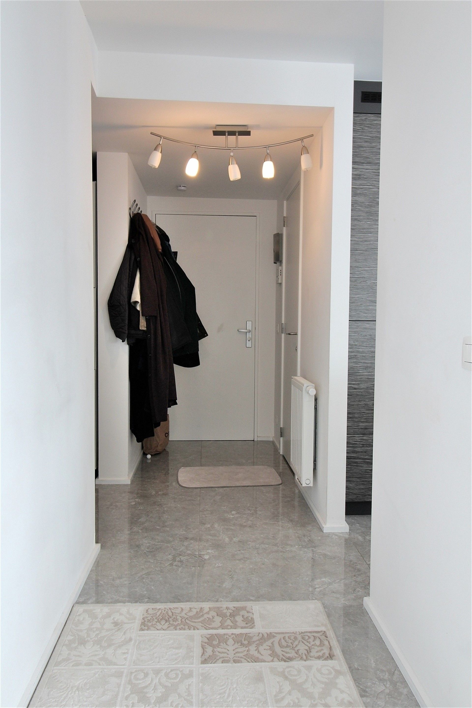Unieke kans! recente en moderne 2-slaapkamer appartement in Brussel-centrum  foto 8