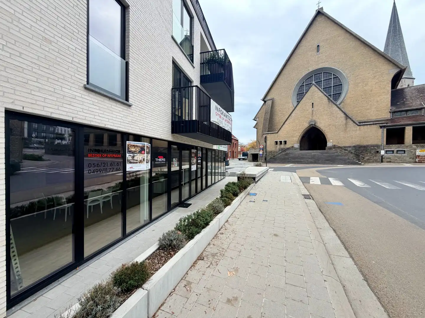 Commerciële ruimte te koop Harelbeekstraat 1 - 8550 Zwevegem