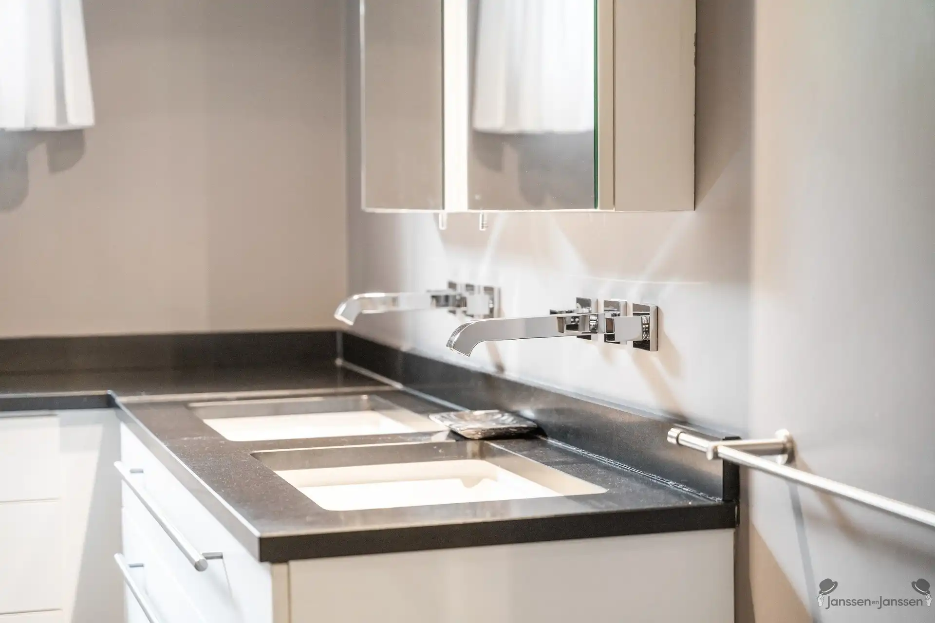 Prachtige lichtrijke villa met 4 slaapkamers op 826m². foto 42