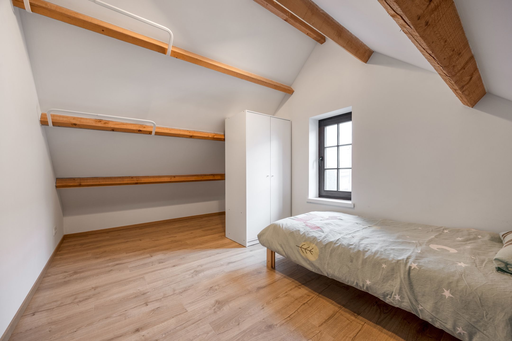 Langgevelhoeve met bijgebouw op rustige landelijke locatie foto 11